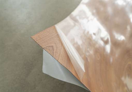 Foto 5: Extrem flexibel dank Vlieskaschierung und super easy in der Verarbeitung: EASiWOOD. Foto: IFN/Schorn & Groh |  www.sg-veneers.com  